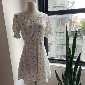 XS Classic white floral dress